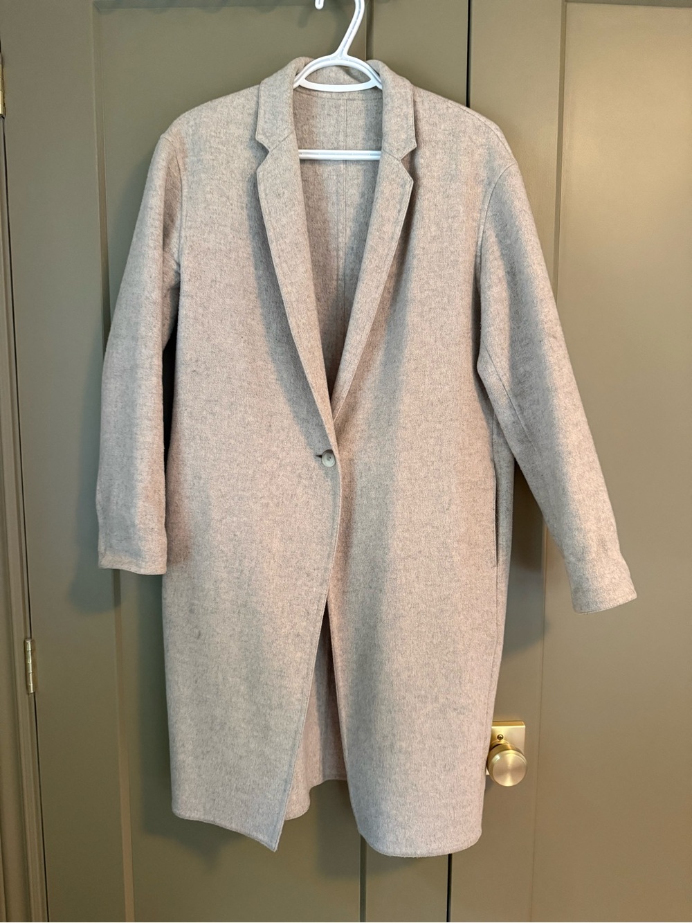 Uniqlo Light Gray Single-Button Trench Coat
